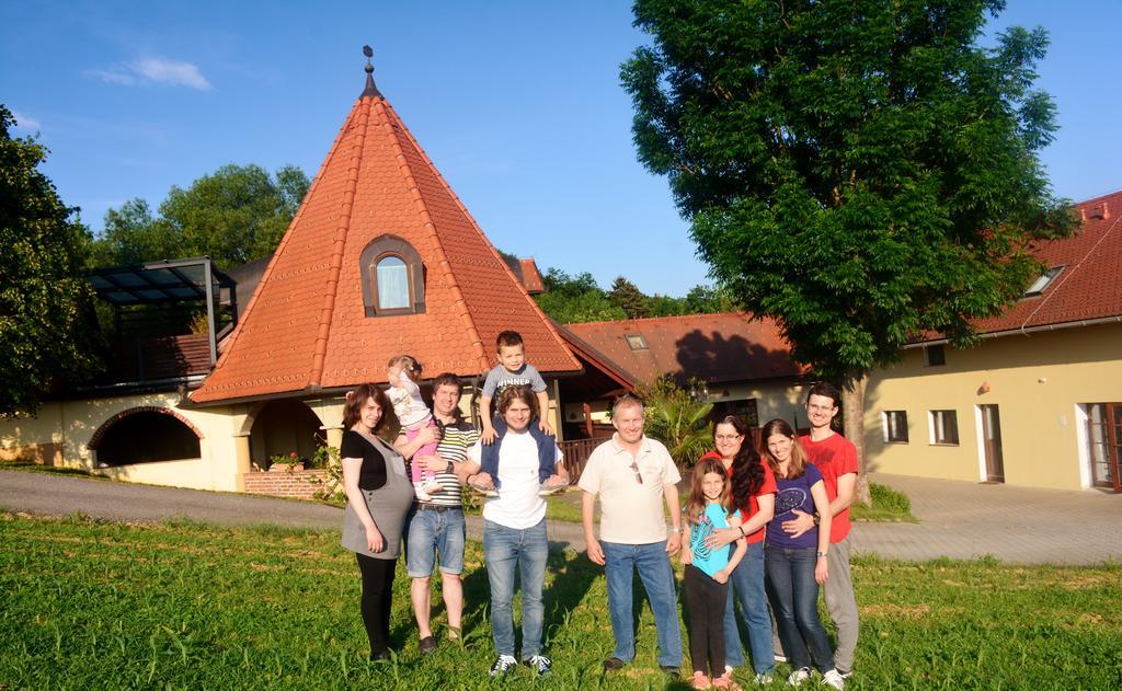Апартаменты Turisticna Kmetija Cebelji Gradic Rogasovci Экстерьер фото